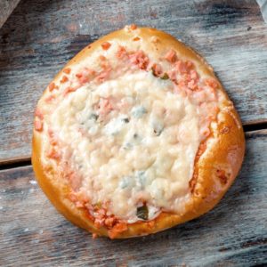 Слойка с ветчиной и сыром